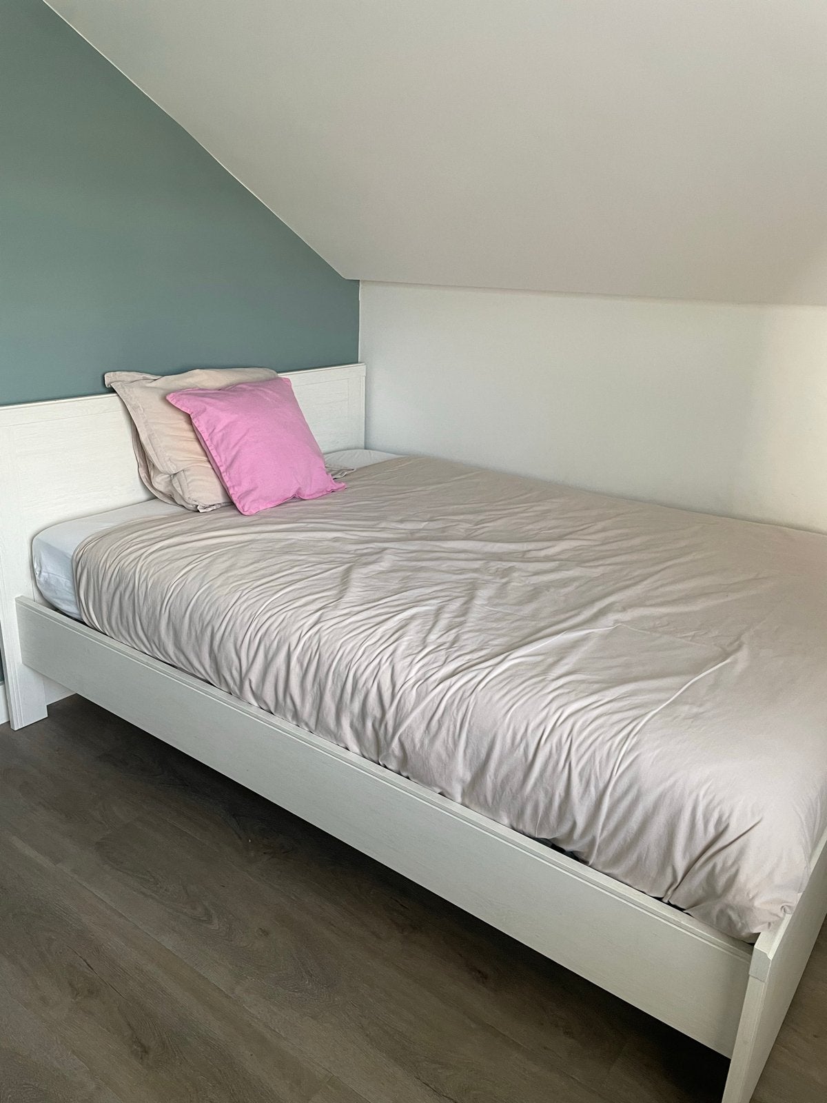 Twijfelaar met lattenbodem (excl. matras), Huis en Inrichting, Slaapkamer | Bedden, Wit, Zo goed als nieuw, Twijfelaar, 200 cm