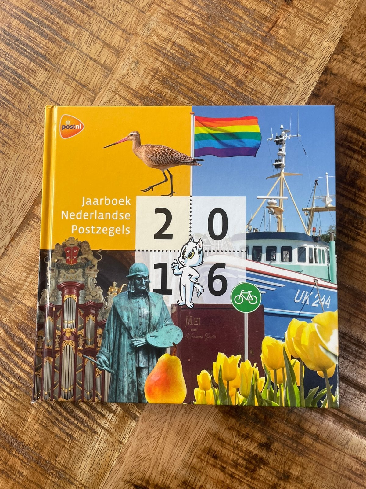 2016 Jaarboek Nederland Nu: € 120,00 Compleet met zegels.PF, Postzegels en Munten, Ophalen of Verzenden, Na 1940, Postfris