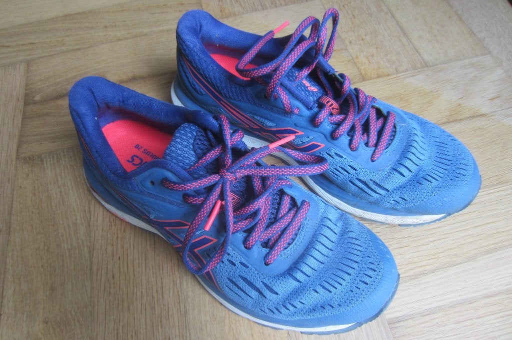 Asics sportschoenen - maat 39 Gel Cumulus, Ophalen of Verzenden, Zo goed als nieuw, Benen, Overige typen