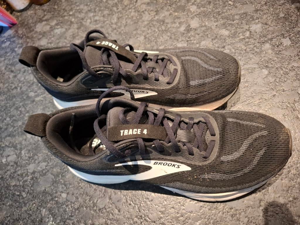 Brooks Trace 4 Hardloopschoenen - Zwart - maat 43, Sport en Fitness, Loopsport en Atletiek, Overige merken, Gebruikt, Hardloopschoenen