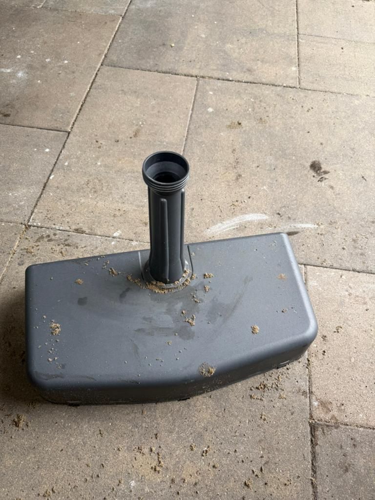 Halve parasolvoet met beton, Tuin en Terras, Parasols, Ophalen of Verzenden, Zo goed als nieuw, Minder dan 1 meter, Parasolvoet
