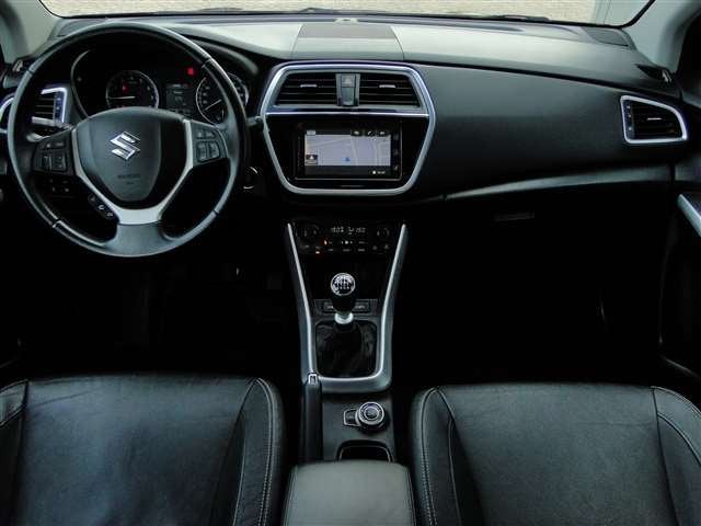 Suzuki S-Cross 1.4 Boosterjet 140PK AllGrip Style Leer Pano, Auto's, 12 maanden, Gebruikt, 4 cilinders, 400 kg