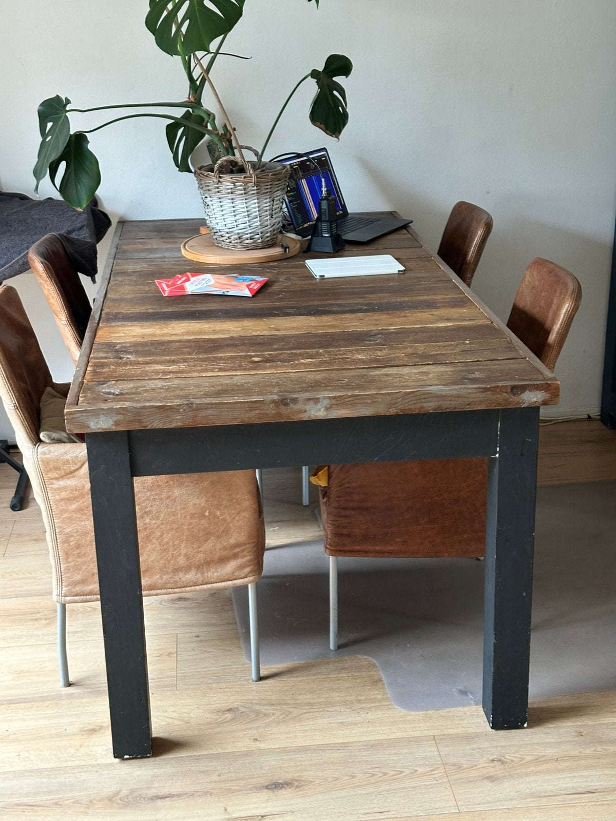 Grote eettafel, Ophalen, 50 tot 100 cm, Zo goed als nieuw, Vijf personen of meer