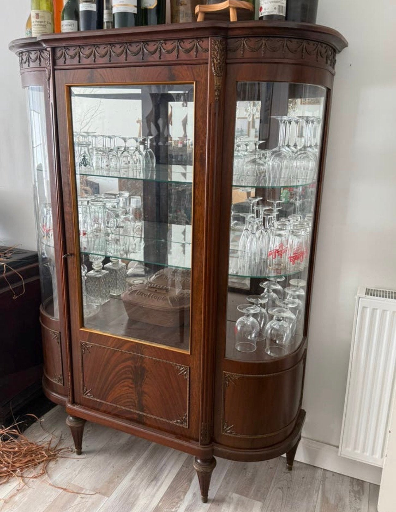 Prachtige klassieke vitrinekast / pronkkast – Gebogen glas, Huis en Inrichting, Kasten | Vitrinekasten, Ophalen, 50 tot 100 cm