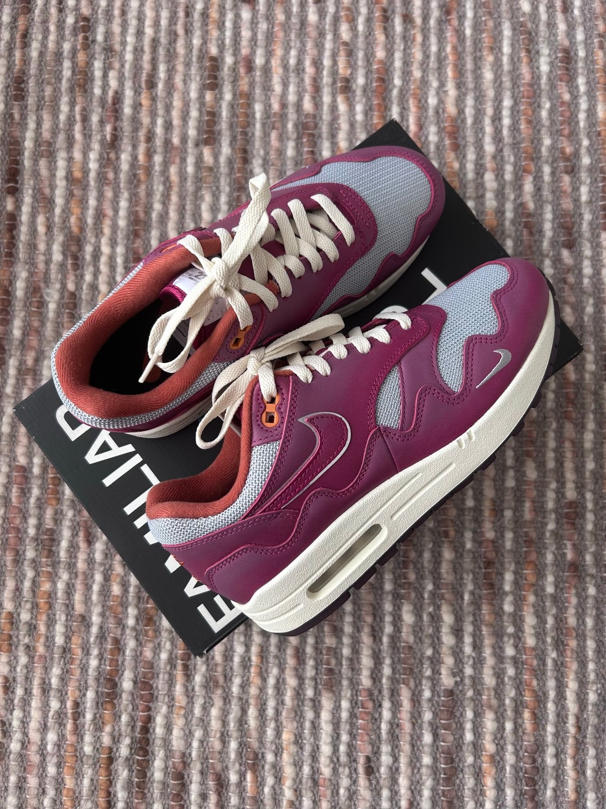 Nike Air Max 1 x Patta 'Rush Maroon' - Maat 39, Overige kleuren, Nieuw, Ophalen of Verzenden, Sneakers of Gympen