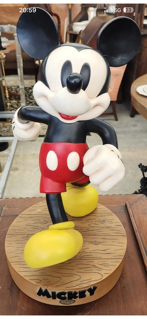 Gezocht: mickey mouse big fig statue beeld figure, Ophalen of Verzenden, Mickey Mouse, Zo goed als nieuw, Beeldje of Figuurtje