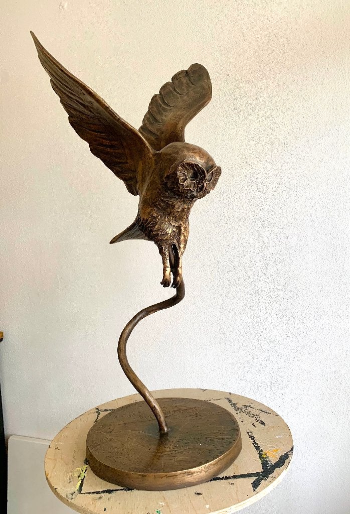 Bronzen beeld vliegende uil, Antiek en Kunst, Beeld, Europa, Vogel, 50 - 100 cm