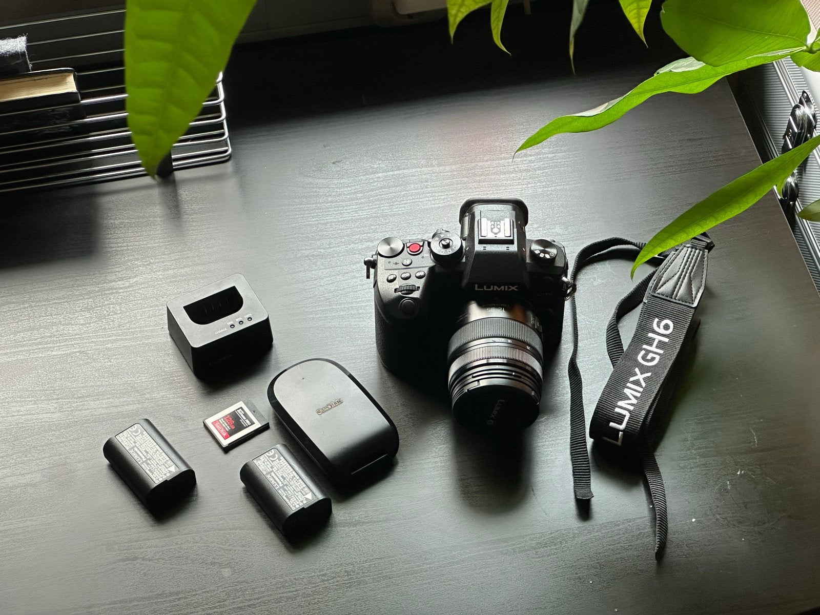 Panasonic Lumix GH6 met 12-35mm, CF expres+reader,accesoires, Gebruikt, Panasonic, Bluetooth, Verzenden