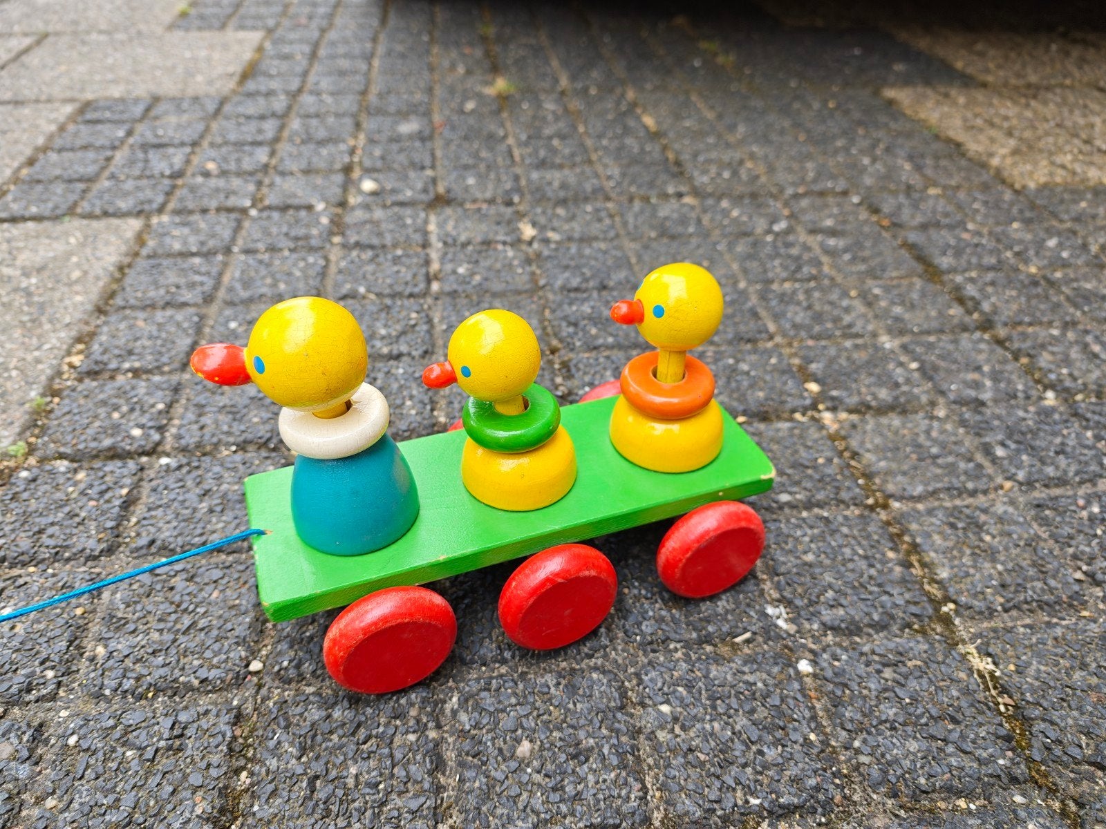 Houten trekfiguur eendjes en trekdier hondje, Ophalen, Gebruikt, Duw- of Trekspeelgoed