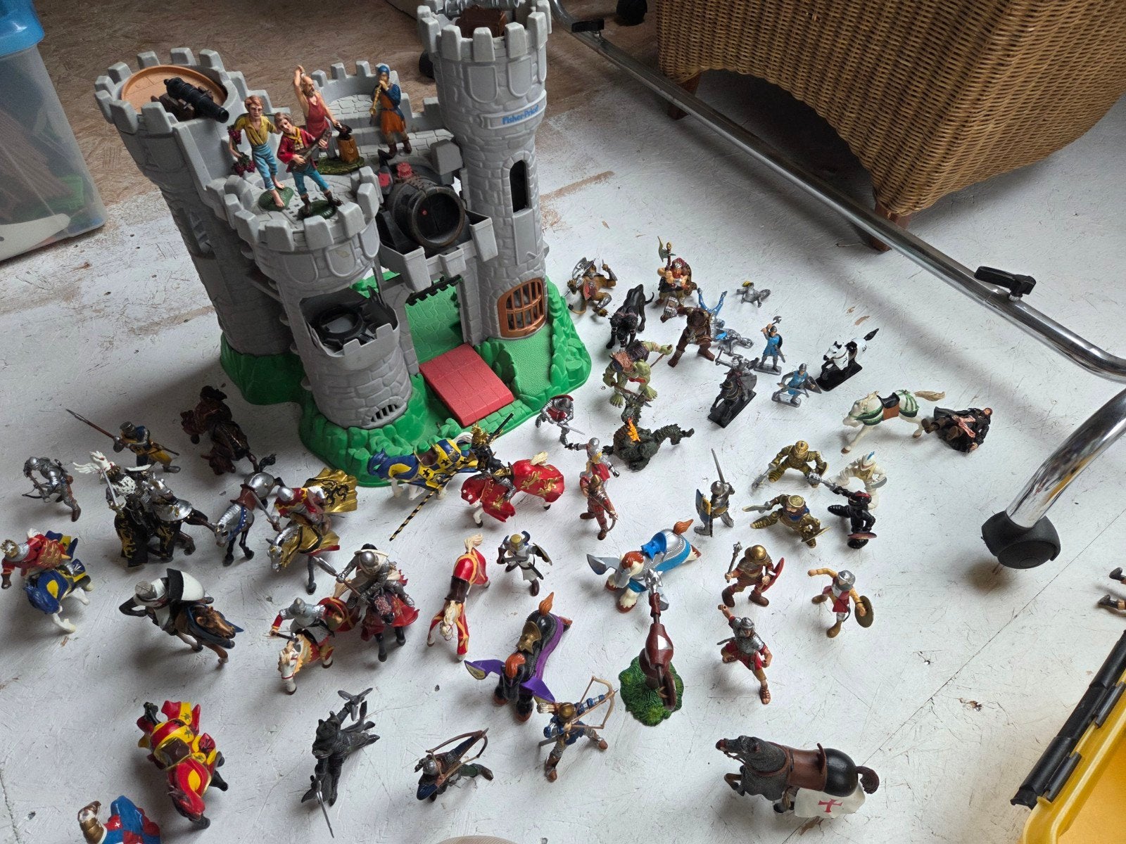 Fischer Price Kasteel met ridders, monsters en figuren, Ophalen, Gebruikt