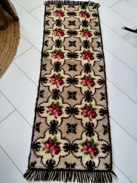 Vintage geknoopte wollen tafelloper bloemen, Gebruikt, Ophalen of Verzenden, Franjes/kwastjes, Tafelloper