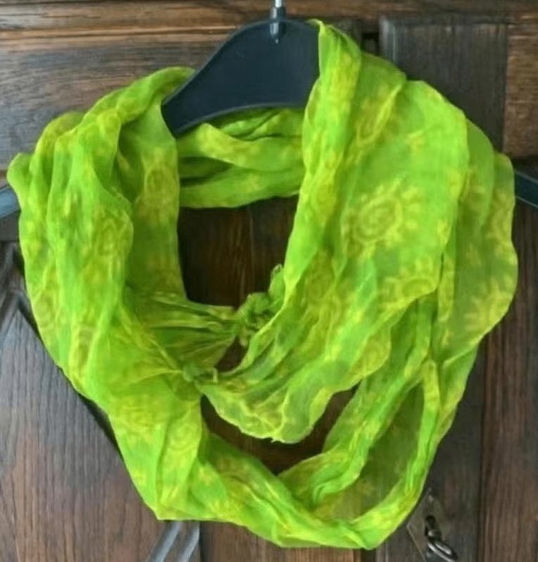 Groen-gele sjaal, shawl, col; 150 x 36 cm, Ophalen of Verzenden, Zo goed als nieuw, Maat 38/40 (M), Sjaal