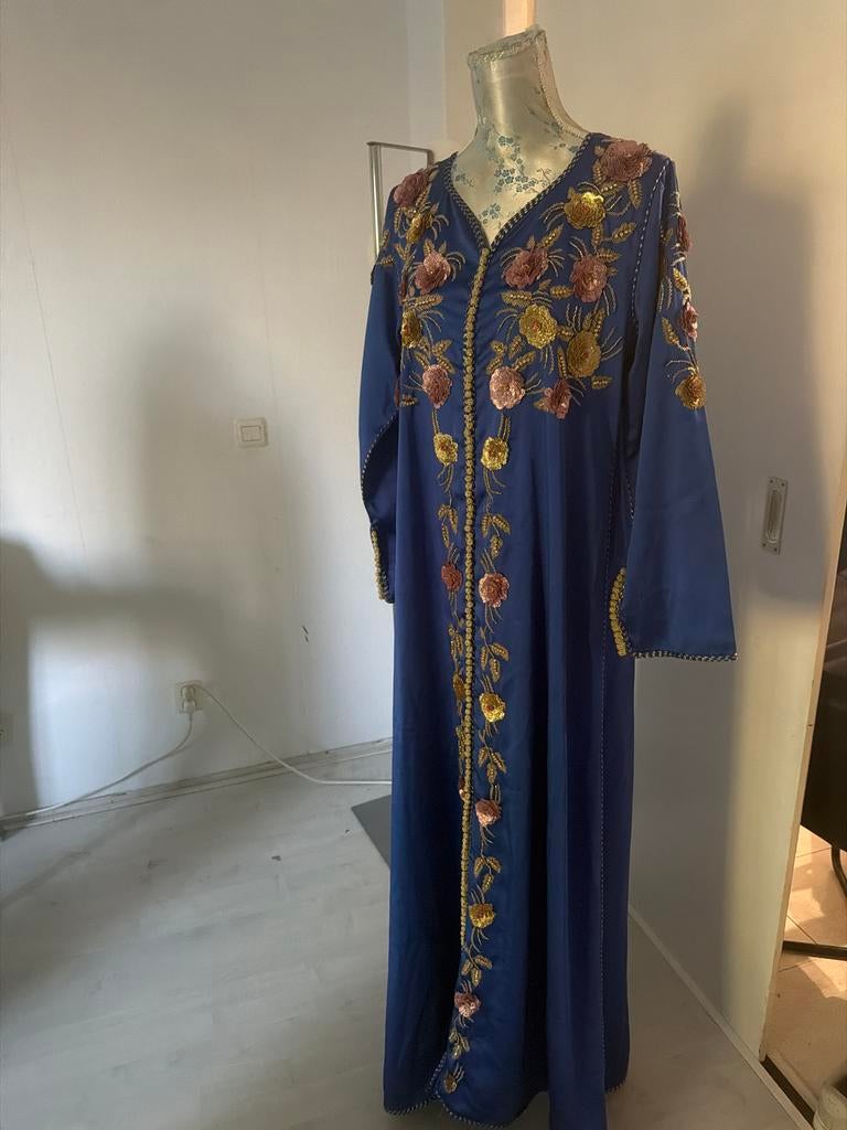 Prachtige Blauwe Kaftan met Gouden Borduurwerk, Maat 38/40 (M), Blauw, Ophalen of Verzenden, Zo goed als nieuw