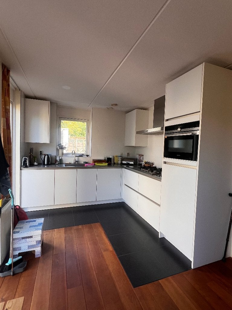Moderne mat witte greeploze hoekkeuken GEDEMONTEERD, Huis en Inrichting, Keuken | Complete keukens, Wit, Hoekkeuken, Ophalen of Verzenden