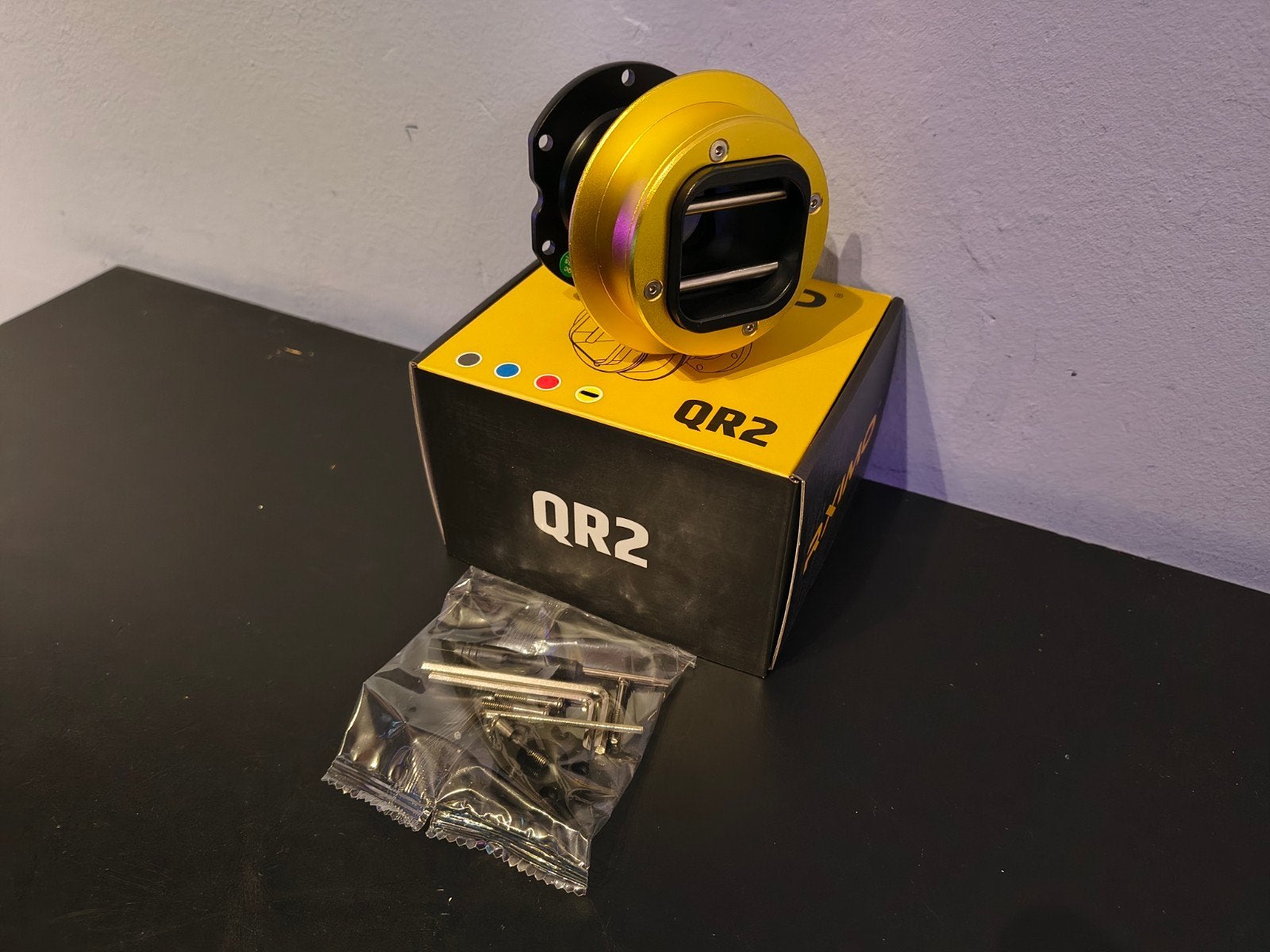 QR2 Wheelside Adapter Goud voor Fanatec Systemen, Nieuw, Ophalen of Verzenden, Adapter, PC