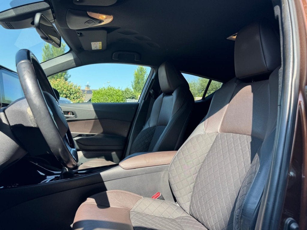 Toyota C-HR 1.2 EXECUTIVE Origineel Nederlands 1e eigenaar A, Voorwielaandrijving, Gebruikt, Euro 6, Bruin