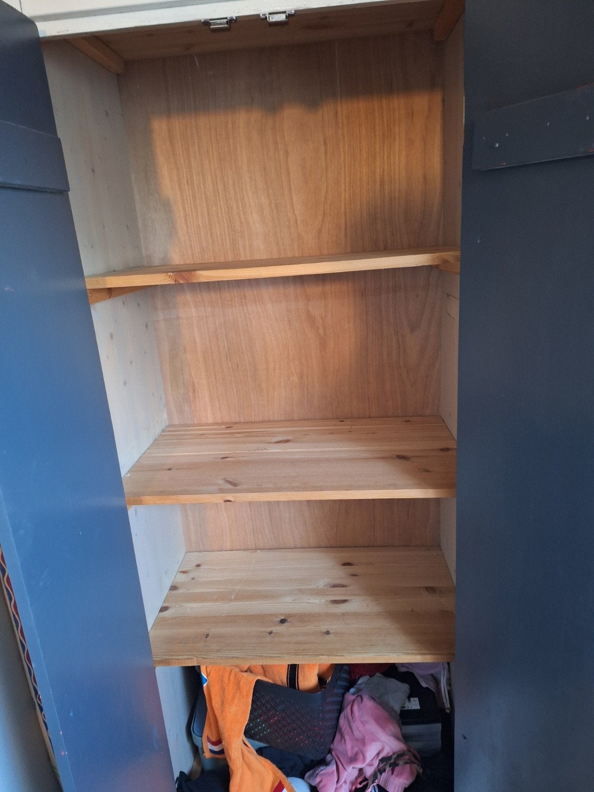 Kledingkast met planken - Grijs/Wit, Huis en Inrichting, Kasten | Kledingkasten, Klassiek, 150 tot 200 cm, 25 tot 50 cm, Overige houtsoorten
