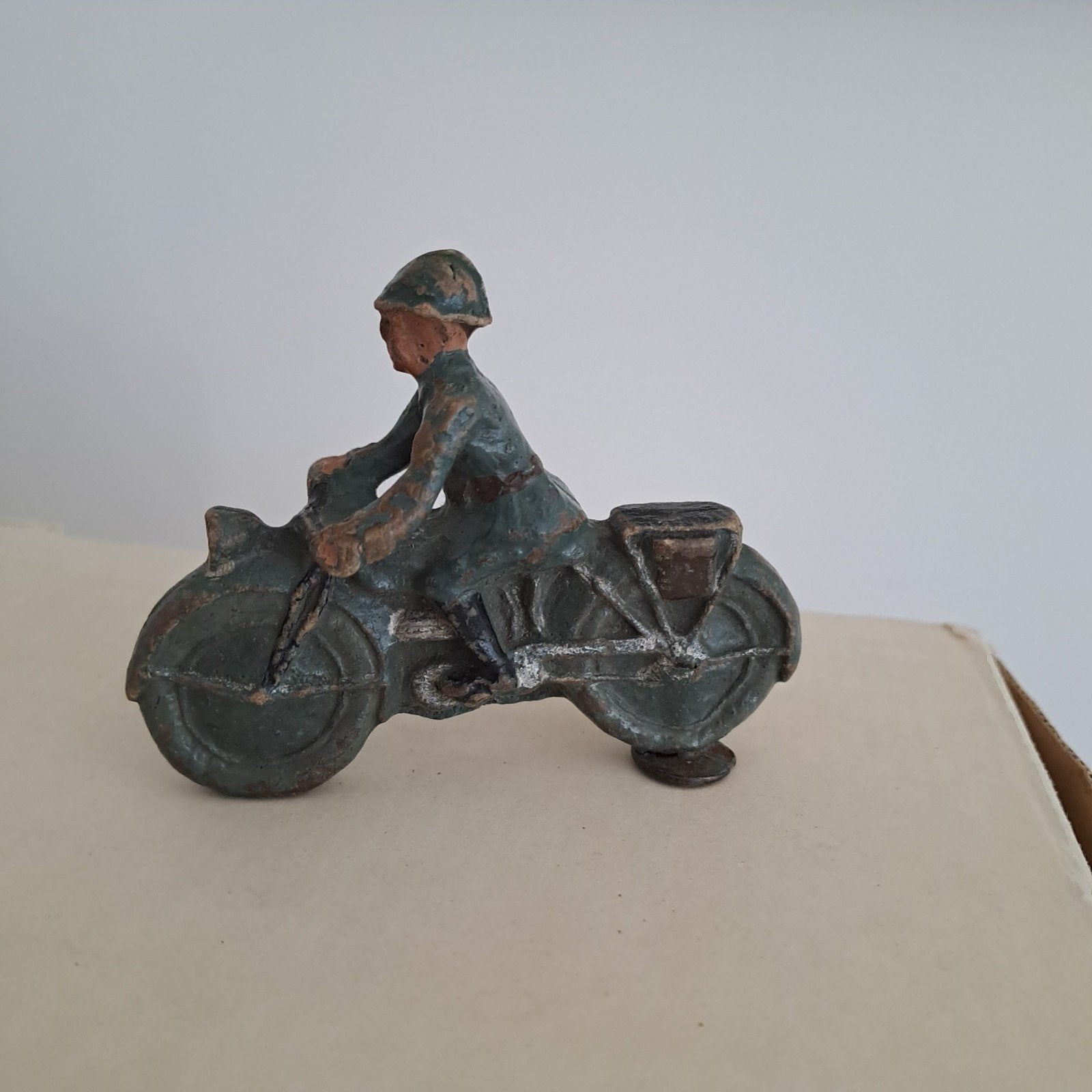 militair op motor - durso hauser elastolin, Ophalen of Verzenden