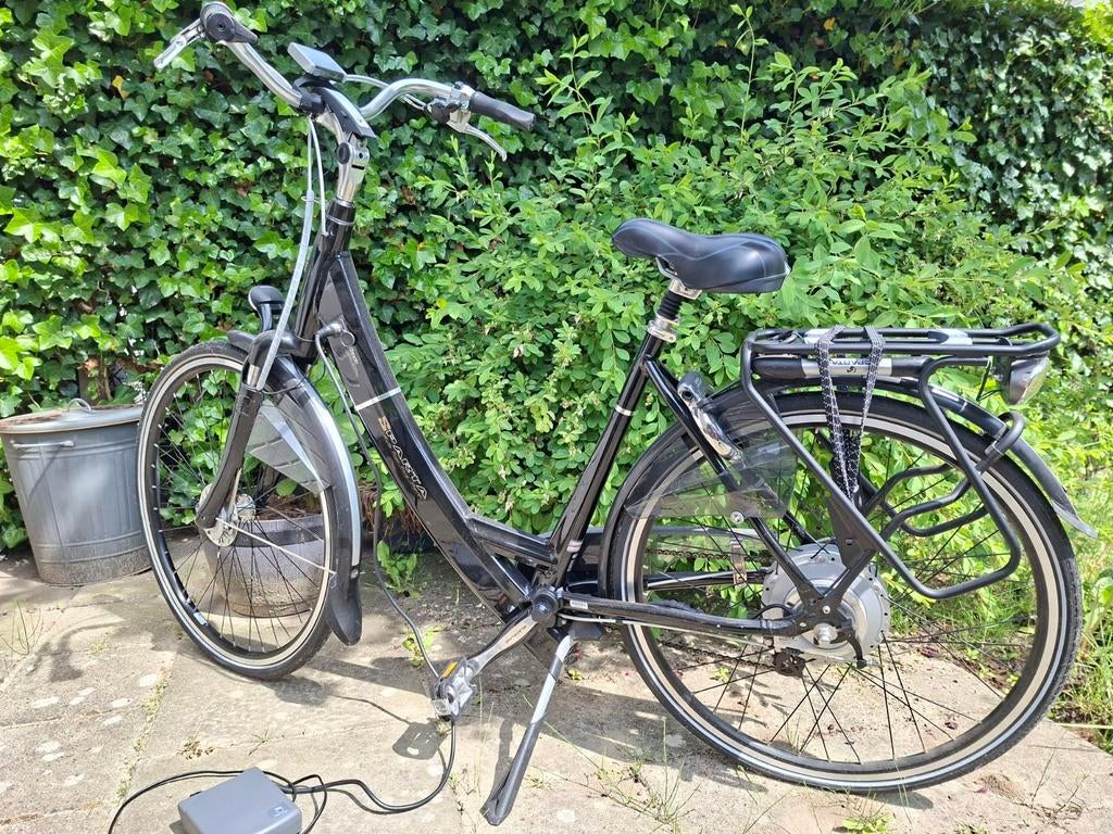 Sparta elektrische fiets (defect) met oplader, Fietsen en Brommers, Elektrische fietsen, Gebruikt, Sparta, 51 tot 55 cm, Ophalen