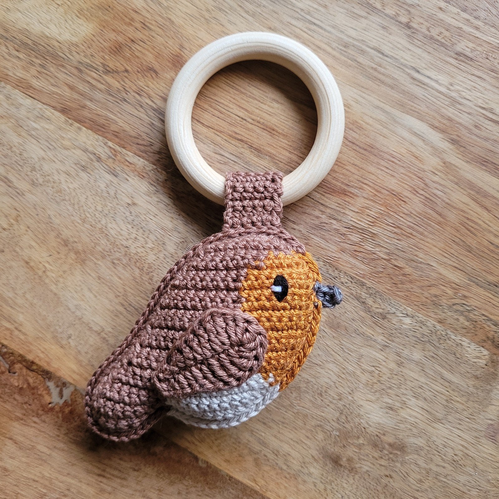 Gehaakte Roodborstje Rammelaar Houten Ring, Ophalen of Verzenden, Nieuw, Kraamcadeau