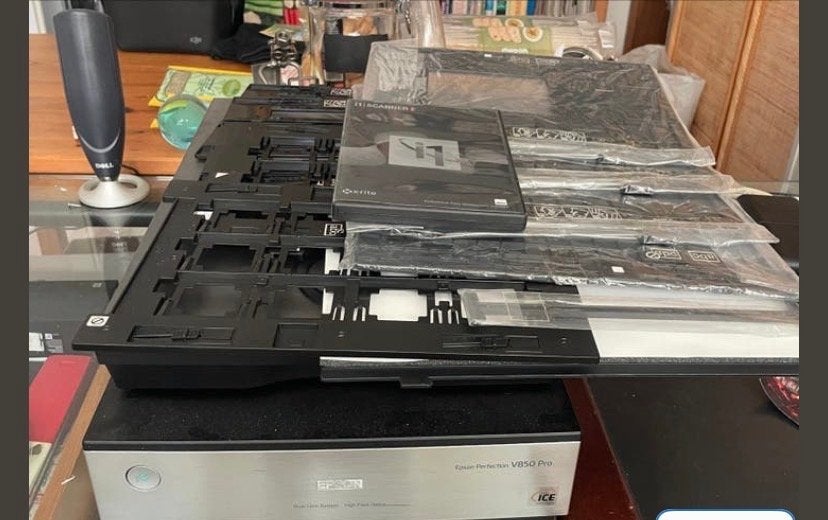 Gezocht: Epson Perfection V850 Pro Flatbedscanner, Epson, Ophalen of Verzenden, Zo goed als nieuw, Windows