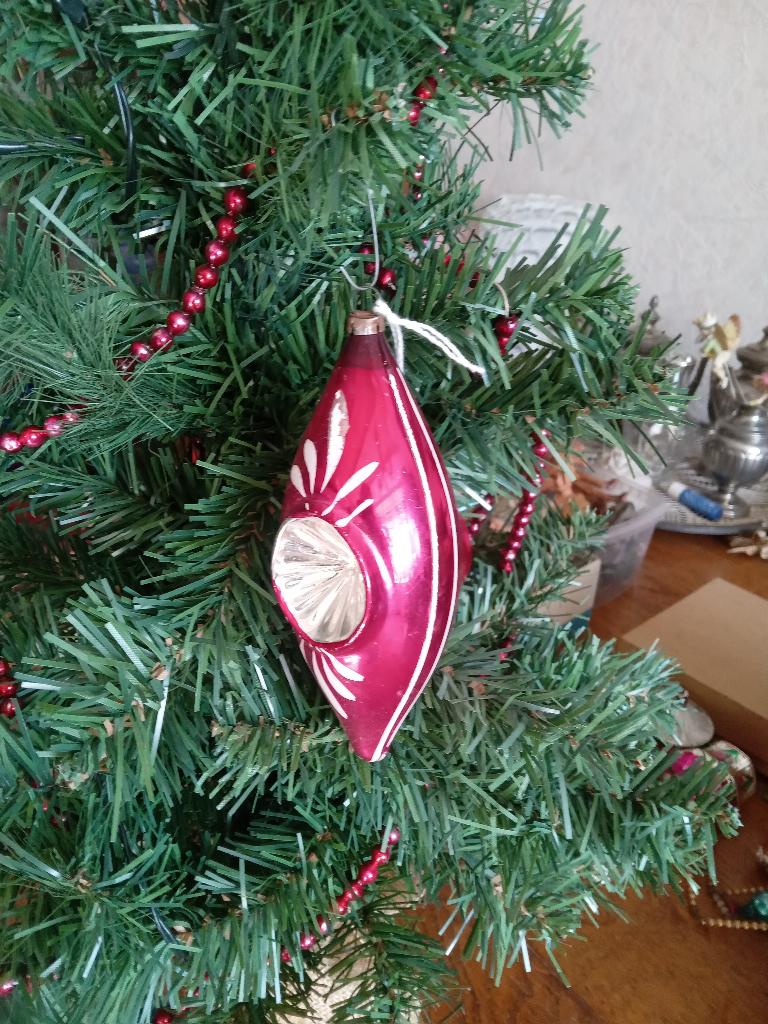 rode pegelmodel deukbal witte decoratie schildering, Diversen, Kerst, Ophalen of Verzenden, Gebruikt