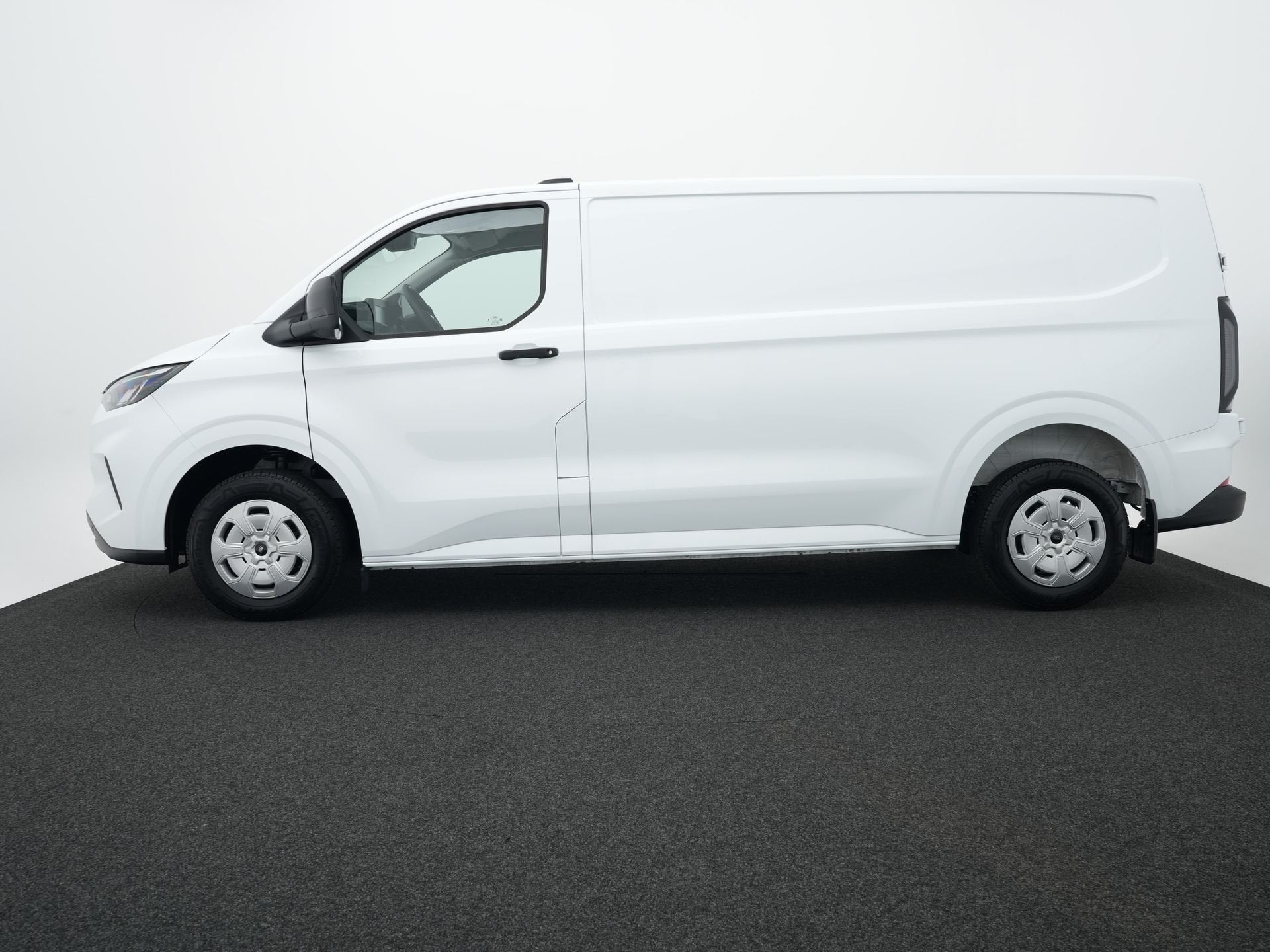 Ford Transit Custom 300 2.0 TDCI L2H1 Trend | Achteruit rijc, Auto's, Voorwielaandrijving, Dealer onderhouden, 136 pk, Gebruikt