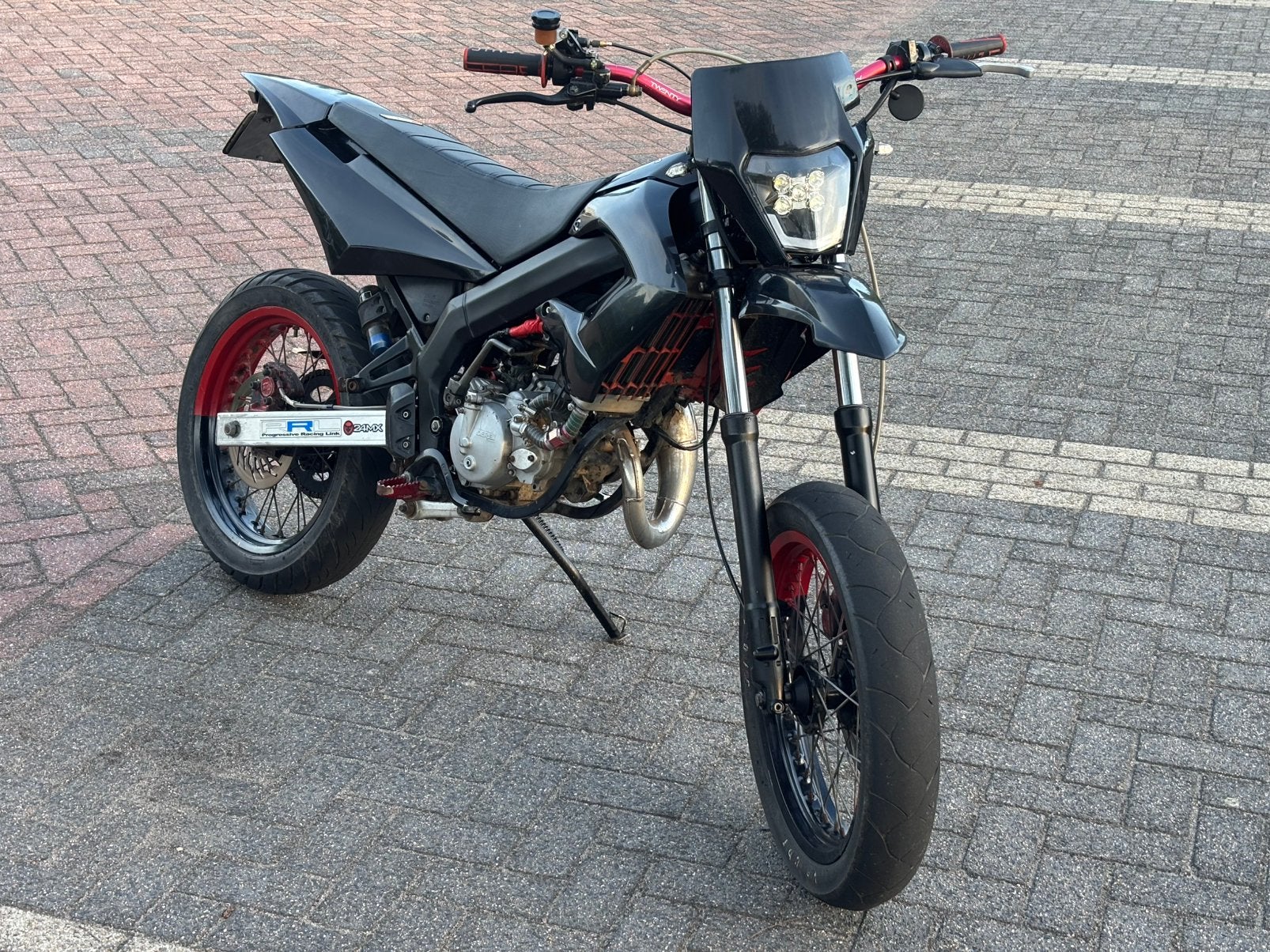 Derbi senda drd, Fietsen en Brommers, Ophalen, 6 versnellingen, Gebruikt, Maximaal 45 km/u