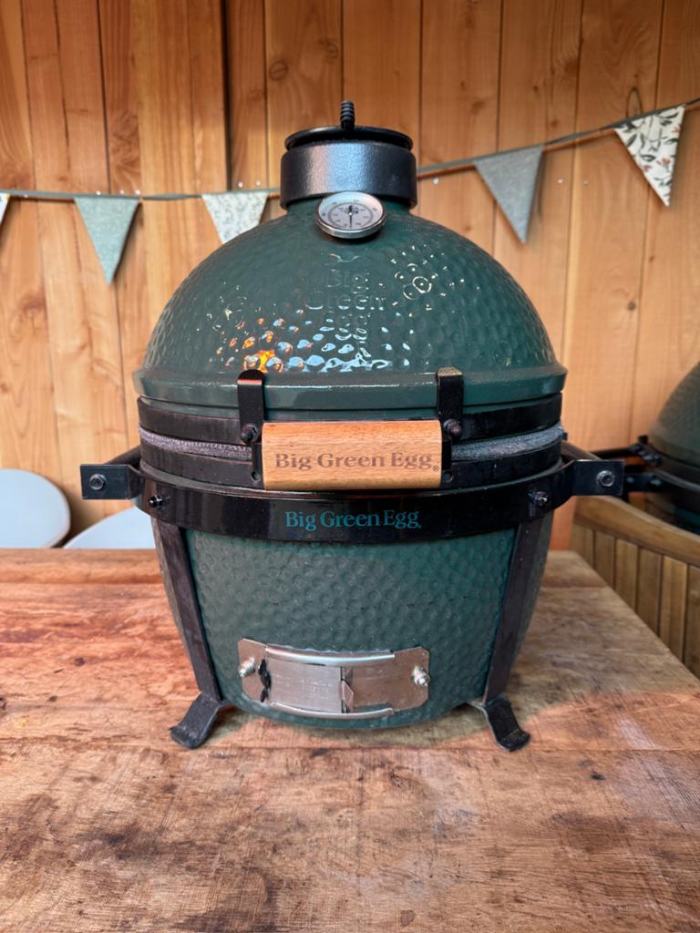 Big Green Egg MiniMax | Carrier | Nieuwe rEGGulator, Tuin en Terras, Houtskoolbarbecues, Zo goed als nieuw, Met accessoires, Ophalen