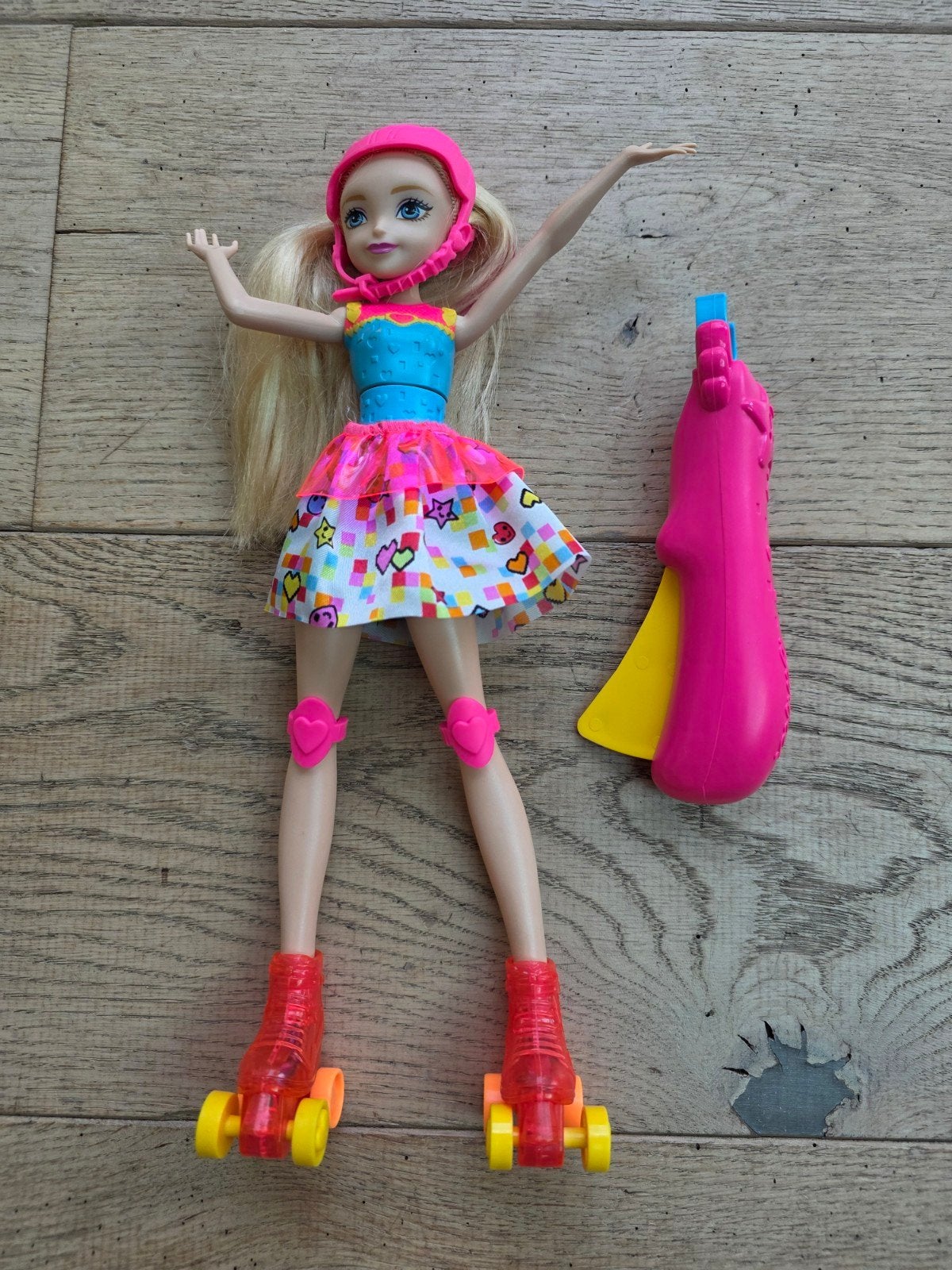 Barbie rolschaatspop met lichtjes, Ophalen of Verzenden, Zo goed als nieuw, Barbie