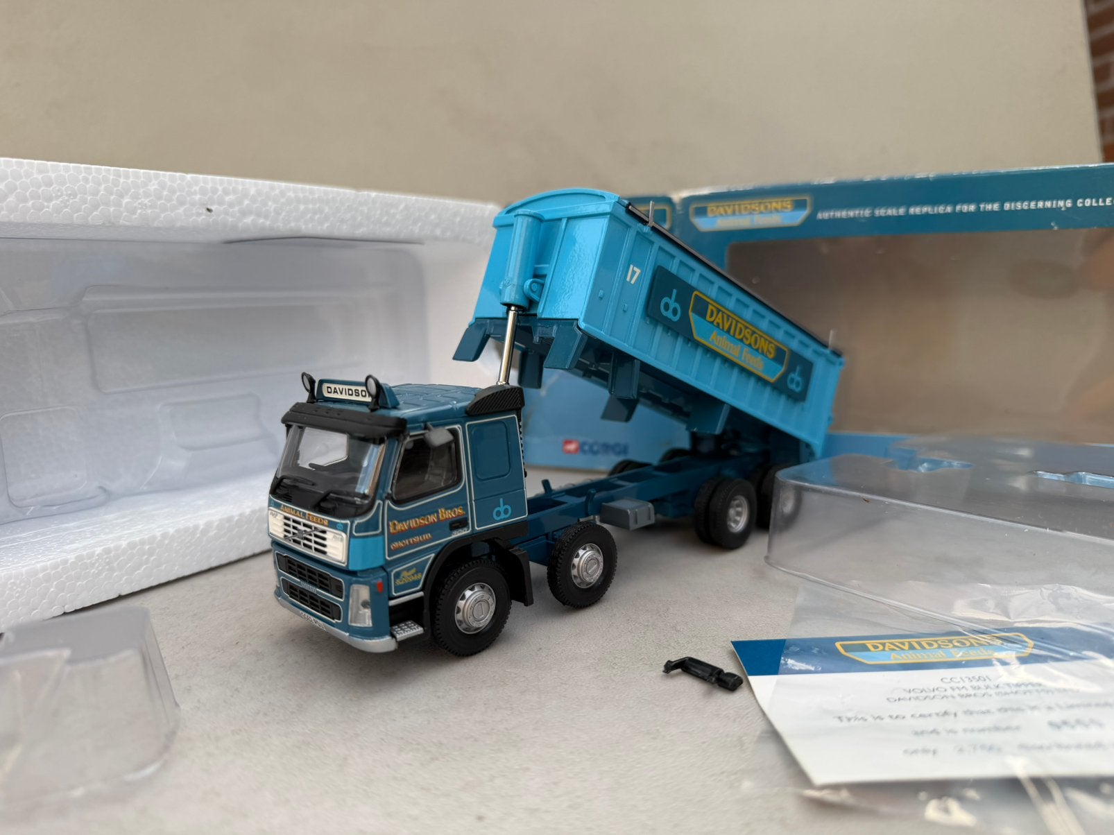 1/50 Corgi Volvo Nice topper davidsons va-3, Ophalen of Verzenden, Nieuw, Bus of Vrachtwagen, Corgi