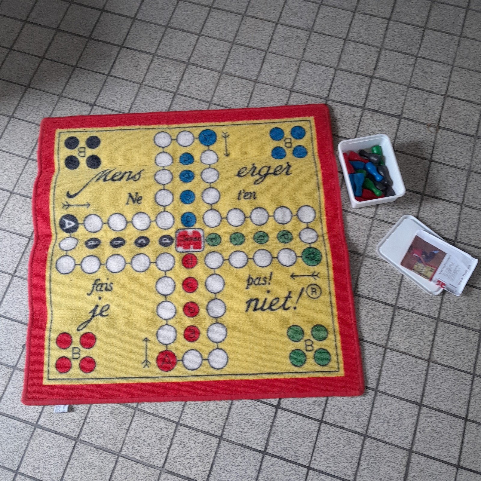 Mens erger je niet (speelmat), Hobby en Vrije tijd, Gezelschapsspellen | Bordspellen, Een of twee spelers, Ophalen, Gebruikt, Jumbo