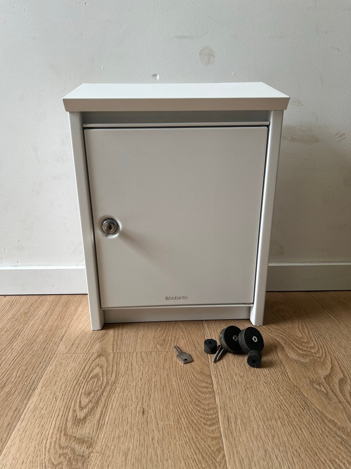 Brabantia Wandbrievenbus - Wit, Ophalen, Gebruikt, Staal, Wandbrievenbus