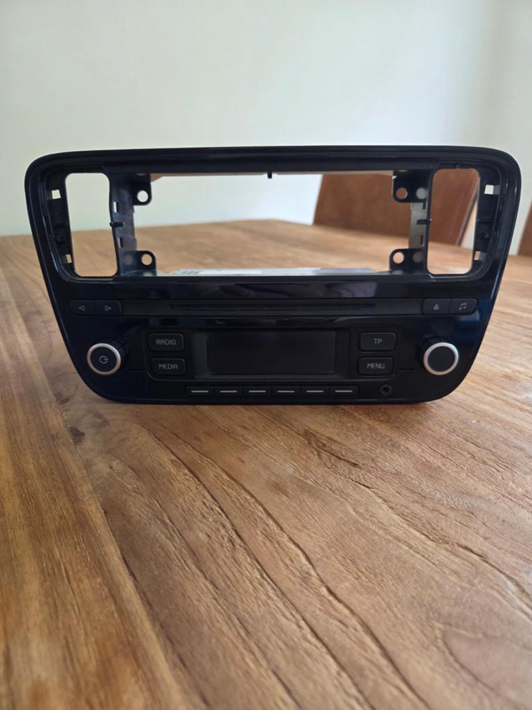 Originele VW Up radio te koop, Ophalen, Gebruikt