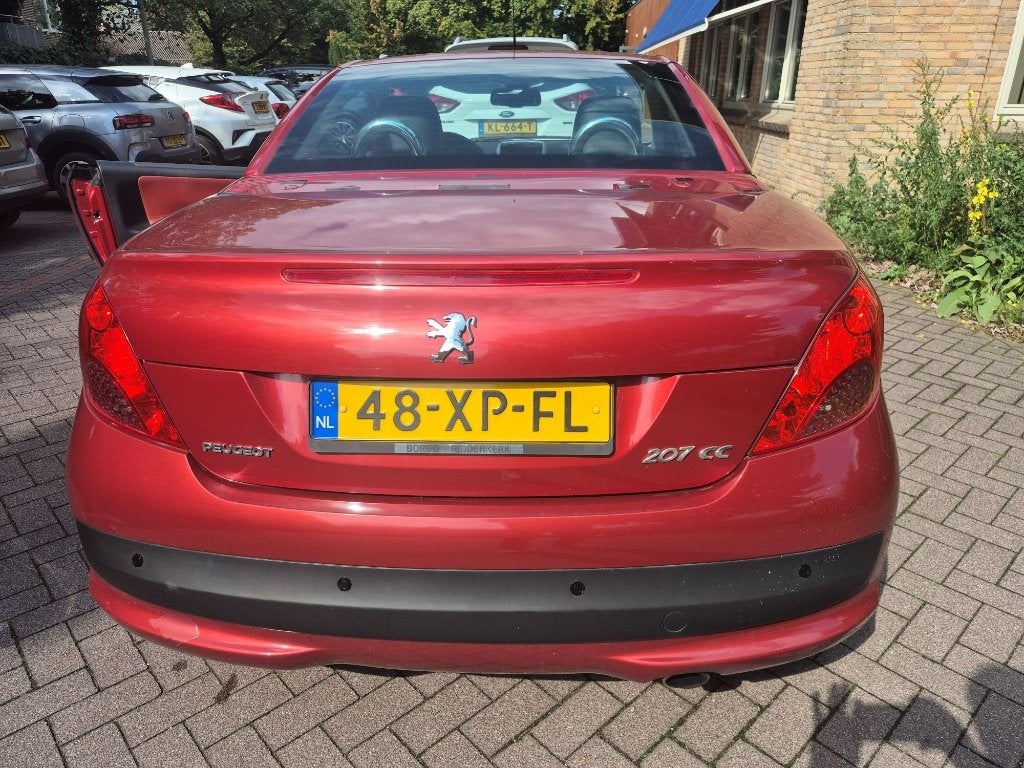Peugeot 207 1.6 16V CC 88KW 2007 Rood met defect, Voorwielaandrijving, 15 km/l, 4 cilinders, Cabriolet