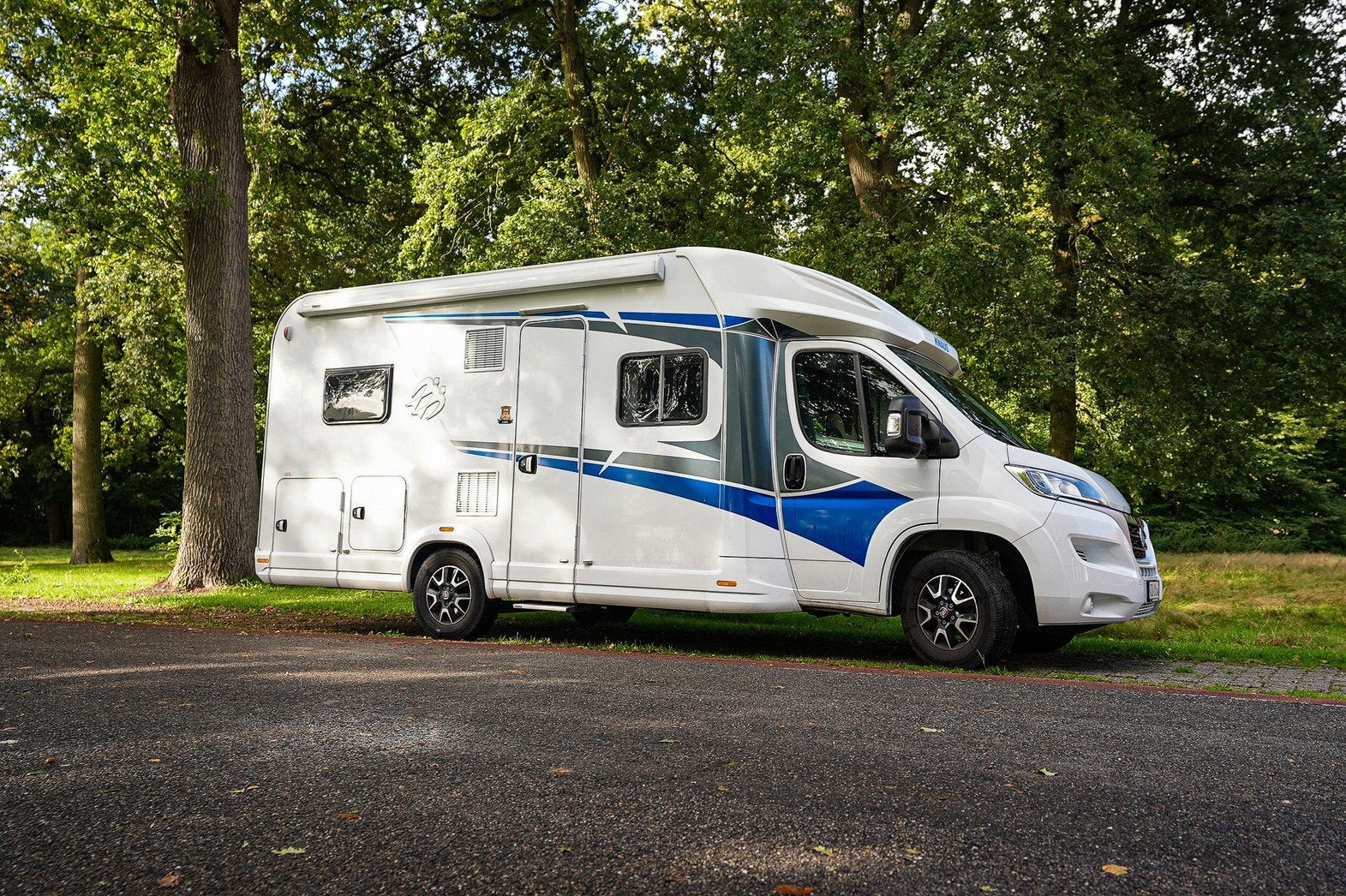 Knaus LIVE WAVE 650 MF (bj 2024), Caravans en Kamperen, 6 tot 7 meter, Bedrijf, Info@deklerkcaravans.nl, Klerk Caravans, de