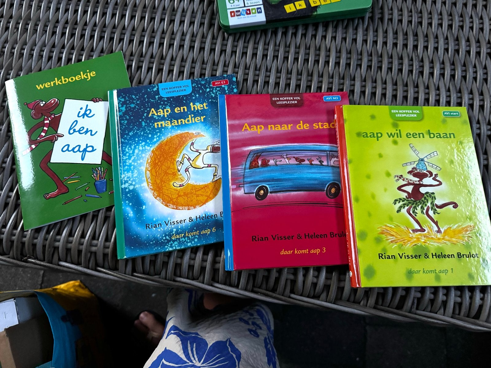 Kinderboeken: Aap en het maandier, Aap naar de stad, Aap wil, Ophalen of Verzenden, Gelezen, Fictie algemeen