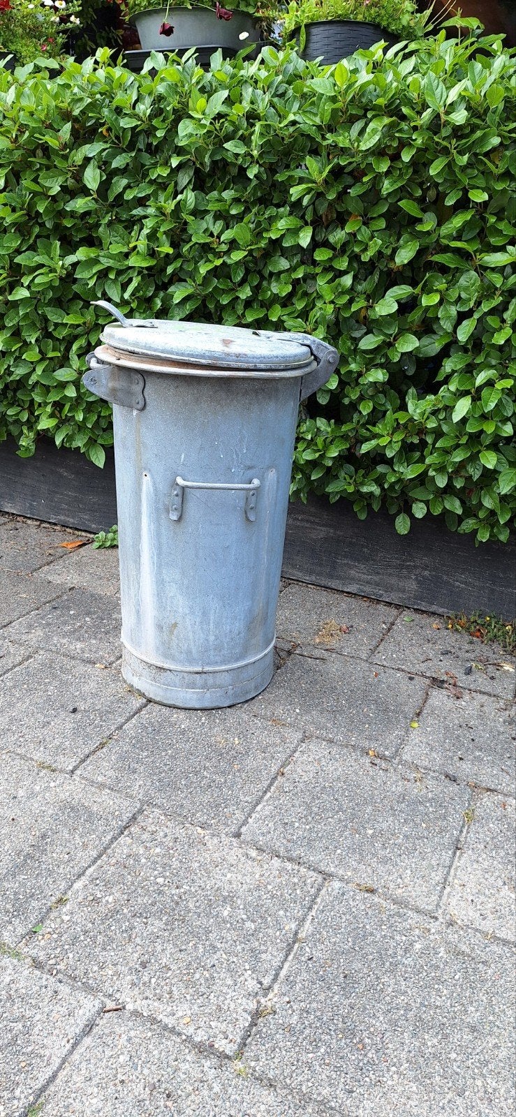 zinken prullenbak, Ophalen, Gebruikt