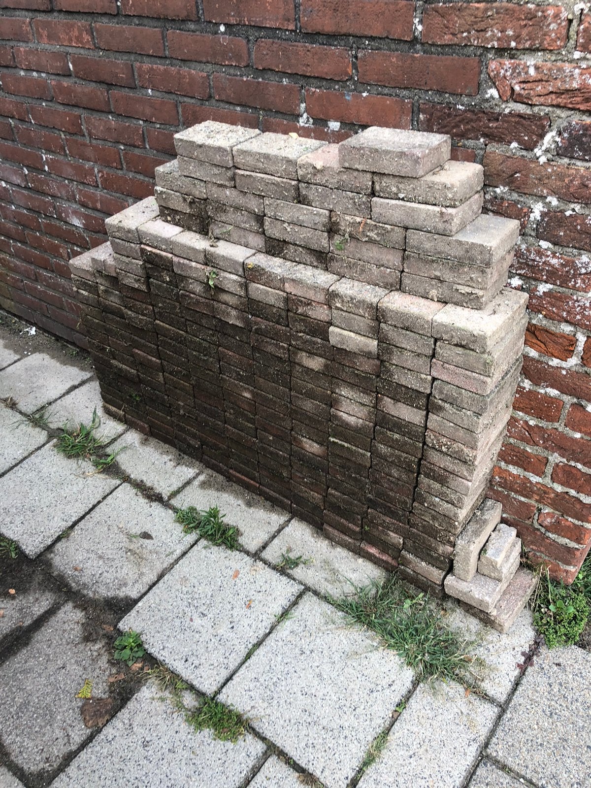 Gratis koppelstones 10 bij 15 cm, Ophalen of Verzenden, Zo goed als nieuw, Beton, Klinkers