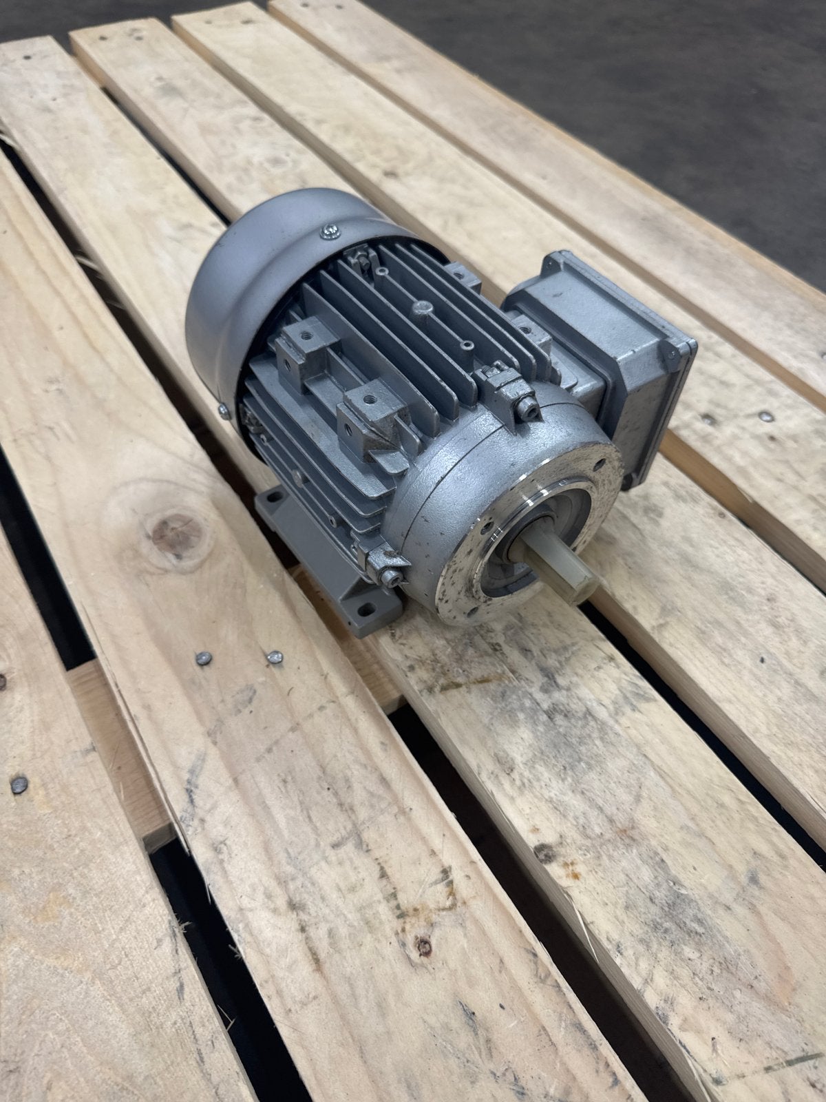 MAK Elektromotor CHT 71B4 B14 - 0.37kW, 1370rpm, Doe-het-zelf en Verbouw, Motoren, Ophalen, Nieuw, Elektromotor, 1400 tot 1800 rpm