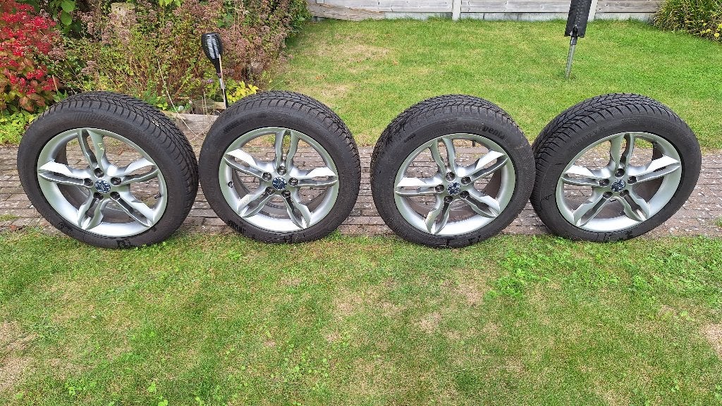 winterbanden +17inch velgen Ford Focus, Ophalen, Banden en Velgen, 17 inch, Winterbanden