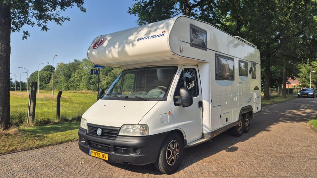 Eura mobil 696VB 2.8 JTD Stapelbed Motorairco en Cabineairco, Caravans en Kamperen, Campers, Alkoof, Ringverwarming, Luifel, Fiat