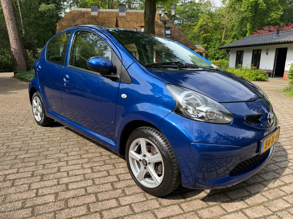 Unieke Toyota Aygo | 56dkm! | 5drs | Carplay | APK | NAP, Auto's, Voorwielaandrijving, Zwart, 68 pk, Origineel Nederlands