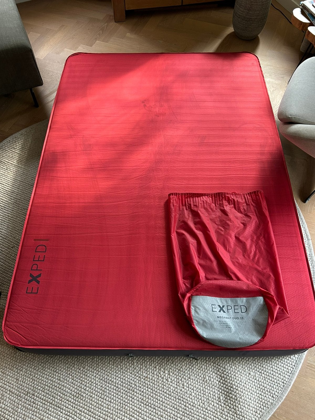 EXPED Megamat DUO 10 | 197 x 132 x 10 cm | R-value 9.5, Ophalen, Ingebouwde pomp, Zo goed als nieuw, 2-persoons