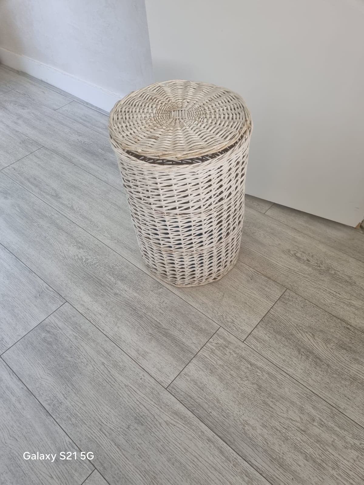 Witte rieten wasmand met deksel, Ophalen, Natuurlijk materiaal, Wit, Landelijk