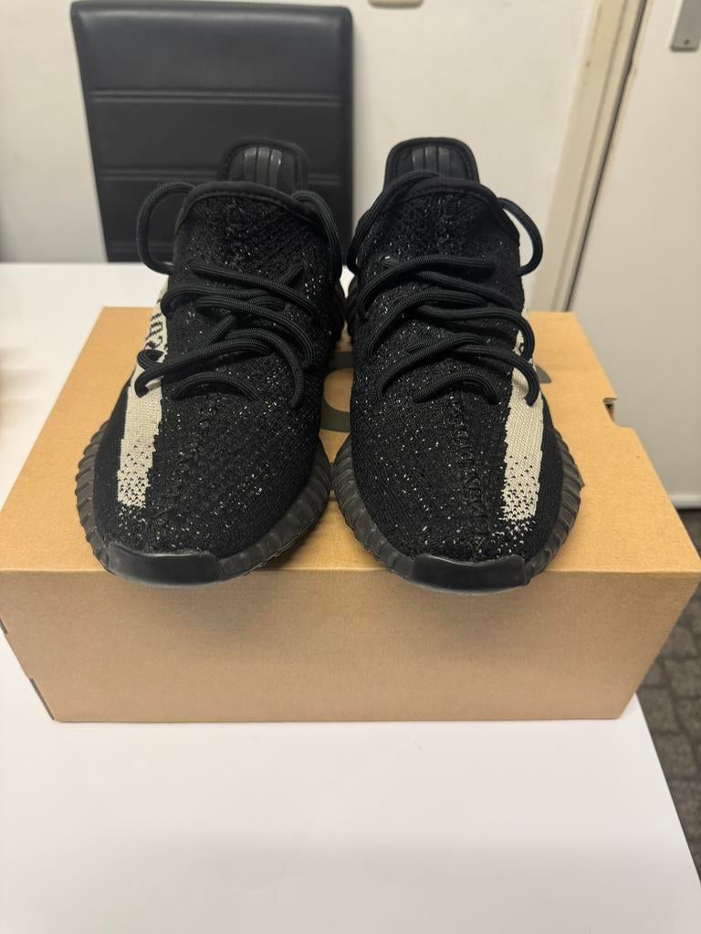 Adidas Yeezy Boost 350 V2 Oreo, Verzenden, Zo goed als nieuw, Zwart