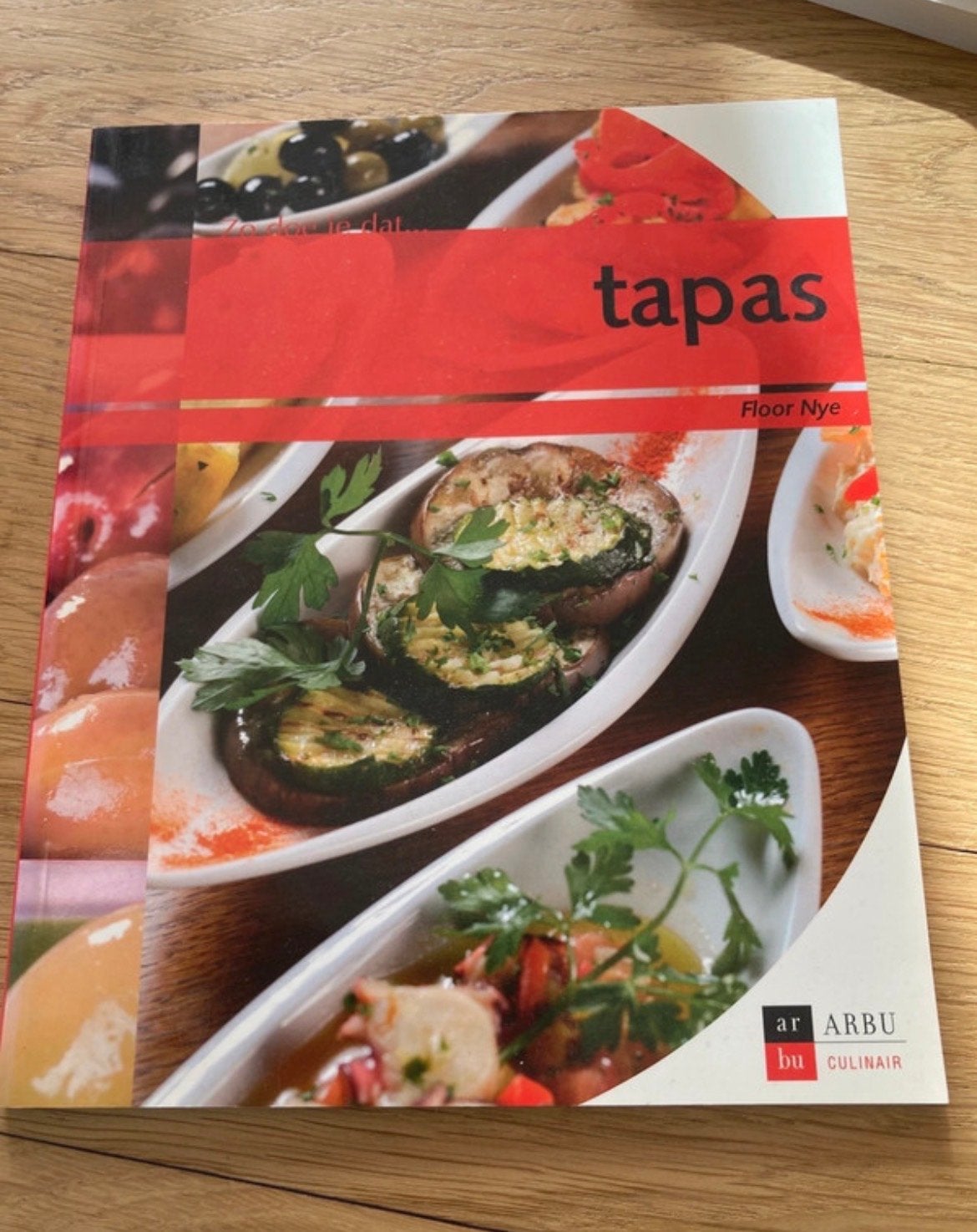 Tapas kookboek van Floor Nye, Ophalen of Verzenden, Zo goed als nieuw, Spanje, Tapas, Hapjes en Dim Sum