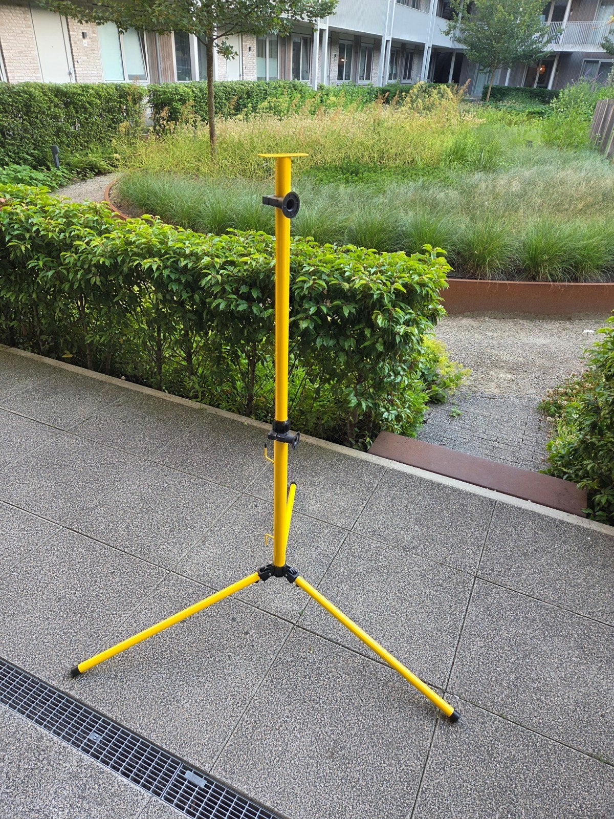 Gele lampstatief / werklamp statief, Ophalen, Gebruikt, Minder dan 50 watt, Met statief