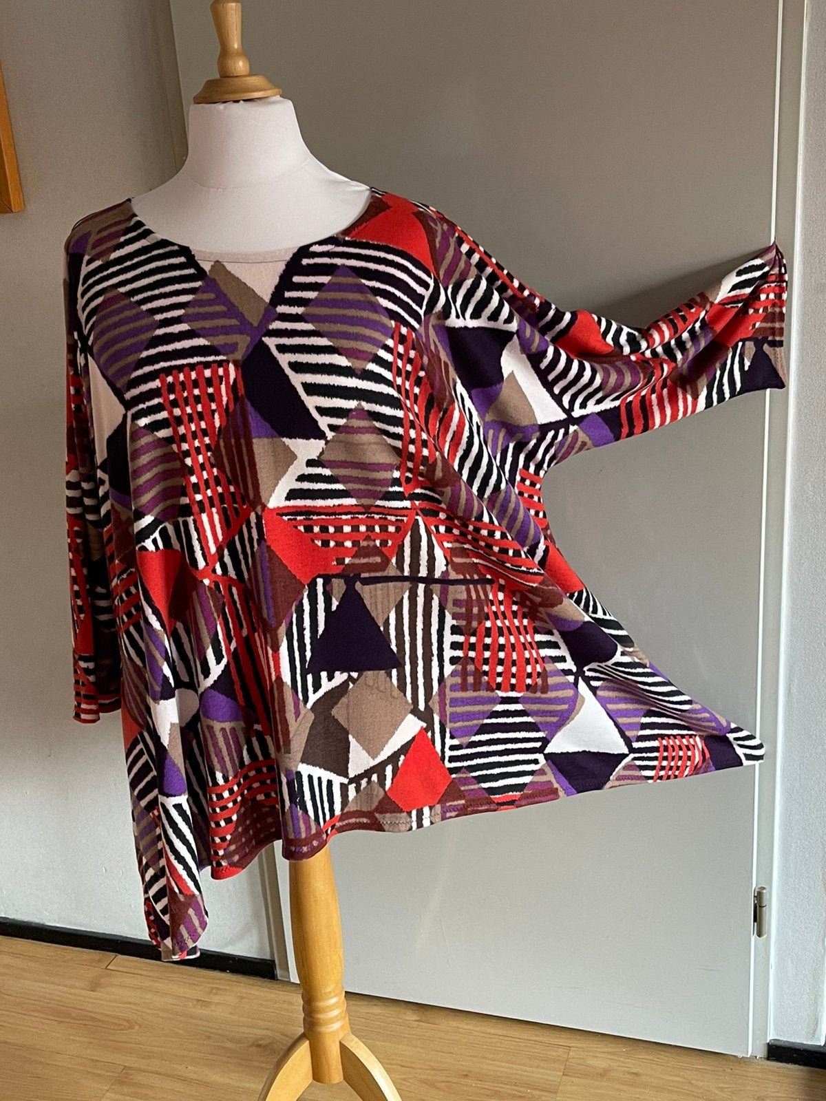 Peet: Retroprint A-lijn punten tuniek tot maat 60, Meerkleurig, Blouse of Tuniek, Nieuw, Ophalen of Verzenden
