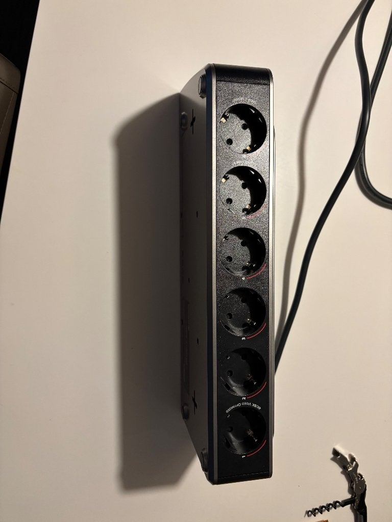 Hifi stekkerblok audioqueet, Ophalen of Verzenden, Zo goed als nieuw